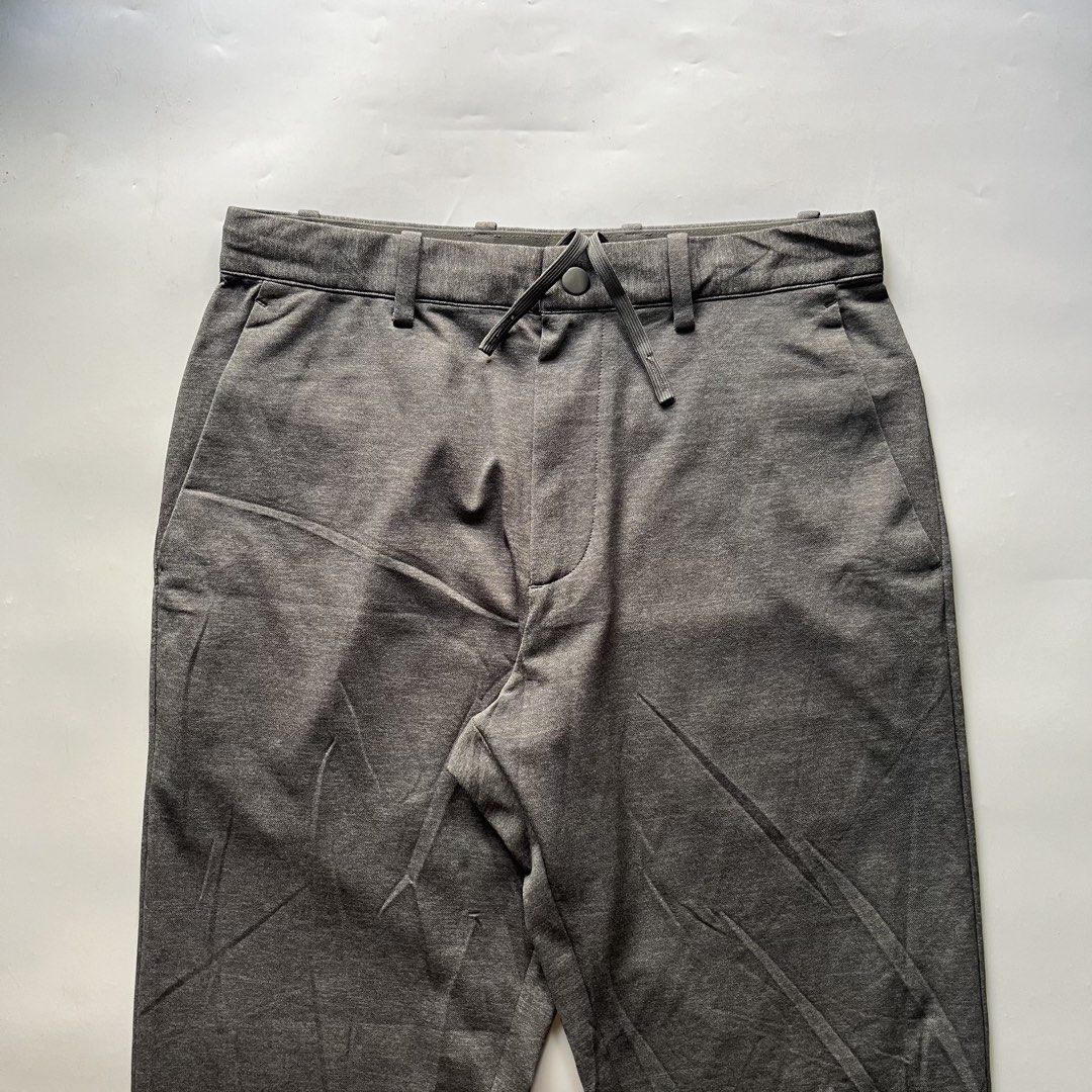 Uniqlo Utra Stretch Ankle Pants in Gray (Category: Trousers) located in Caloocan City. Submitted by michaelmojicaa (Listing ID 1462976227, Image 3). Description: Uniqlo Utra Stretch Ankle Pants in Gray Small Waist 27-30 Length 35 Excellent condition No issue.