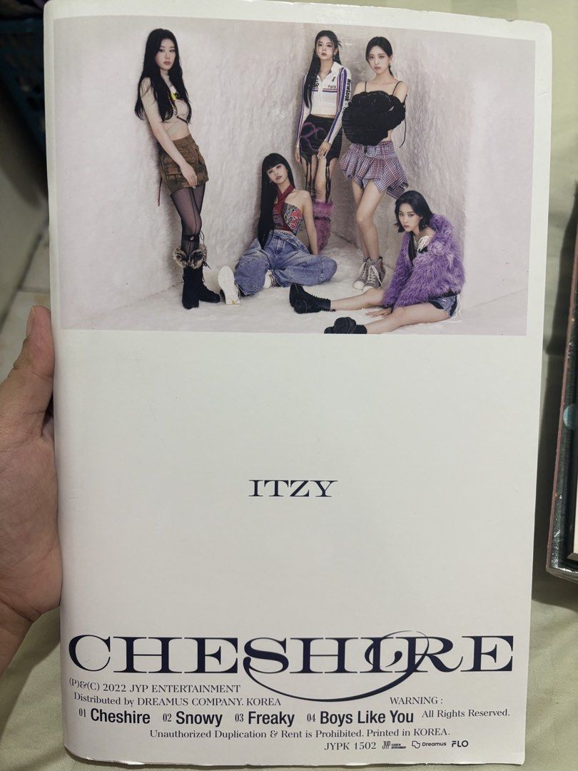 UNSEALED KPOP ALBUMS (Category: Storybooks) located in Manila. Submitted by viraaaaa.802 (Listing ID 1463068185, Image 2). Description: Decluttering Selling my unsealed kpop albums!! 150-250/pc.