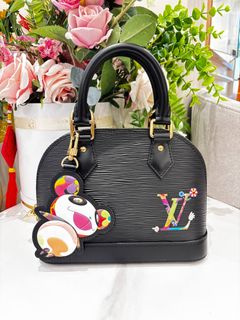 (Category: ) located in . Submitted by luxshare_preloved_ (Listing ID 1463016972, Image 1). Description: .