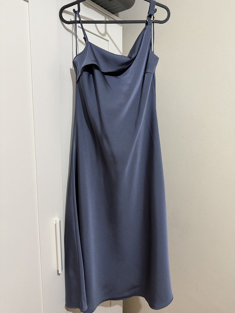 Urban Revivo dresses (Category: Dresses) located in Caloocan City. Submitted by moodyfinds (Listing ID 1462974784, Image 2). Description: Green dress - small (used) Blue dress - medium (never used).