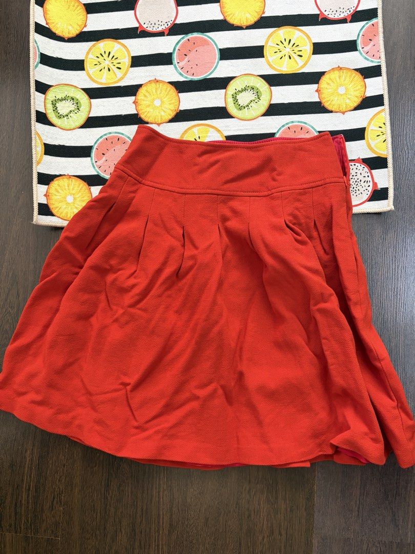 USA red skirt thick fabric (Category: Skirts) located in Manila. Submitted by thekidshop (Listing ID 1463040760, Image 1). Description: Quality material .