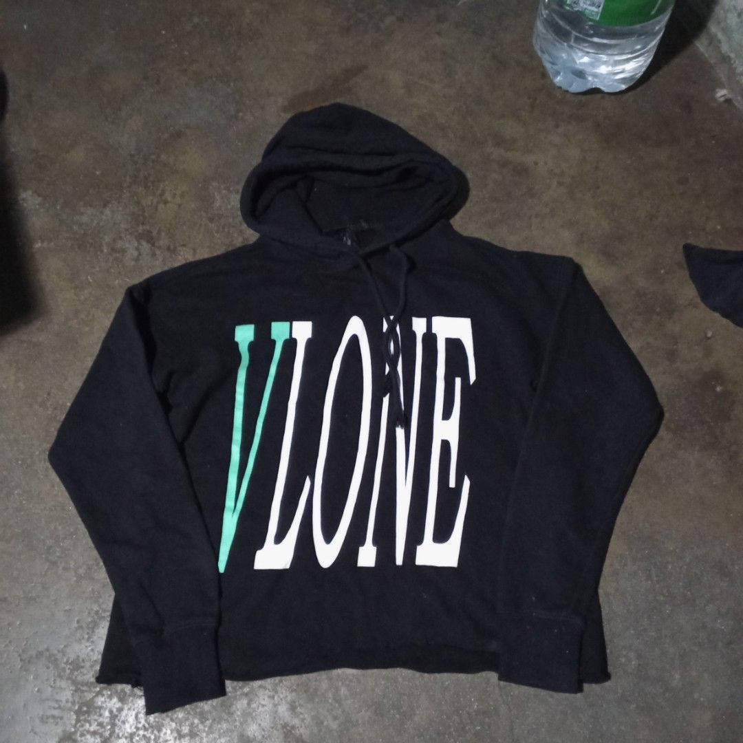 V lone (Category: Hoodies) located in Manila. Submitted by tcbukay_zxc25 (Listing ID 1463047643, Image 1). Description: v lone hoodie 21x24 boxy fit good condition..
