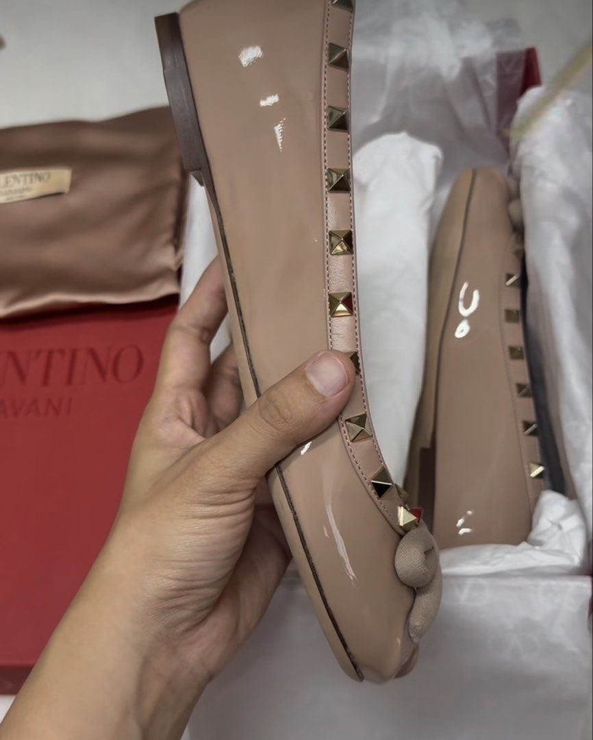 Valentino Ballerina Flats (Category: Flats & Sandals) located in Manila. Submitted by stopshop26 (Listing ID 1462942167, Image 2). Description: Valentino Ballerina Flats Avail sizes: 35.5 36 37.5 39.5 Brand new and original Onhand and ready to ship.