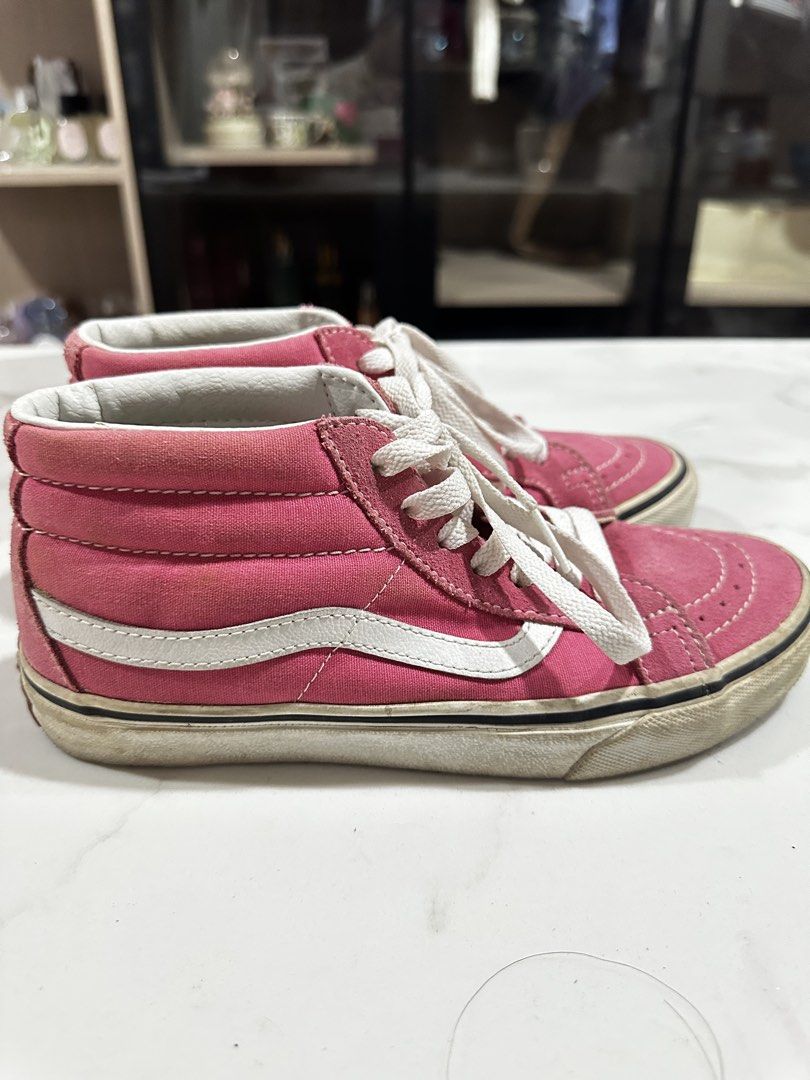 VANS Pink Sk8-Hi high (Category: Sneakers) located in Angeles City. Submitted by claudinelaz (Listing ID 1463072434, Image 3). Description: lightly used - brand: vans -₱1,900 - size: US 6.5 W - original box included - used less then 5x - RFS: decluttering - mop 🧾: gcash/ bank transfer (payo) - mod 🚚: j&t or lbc dm me to claim! dm for more photos!.