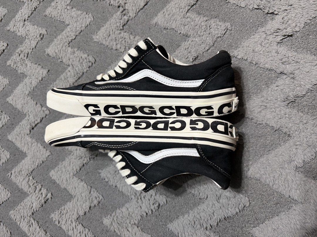 Vans x CDG - Oldschool Sneakers (Category: Sneakers) located in Cavite. Submitted by commoncourtesy (Listing ID 1463099319, Image 3). Description: Size 9.5.
