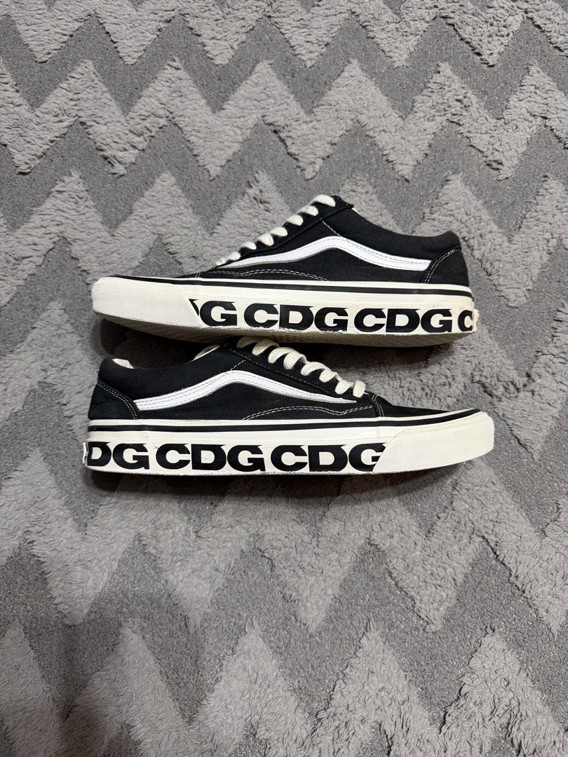 Vans x CDG - Oldschool Sneakers (Category: Sneakers) located in Cavite. Submitted by commoncourtesy (Listing ID 1463099319, Image 1). Description: Size 9.5.