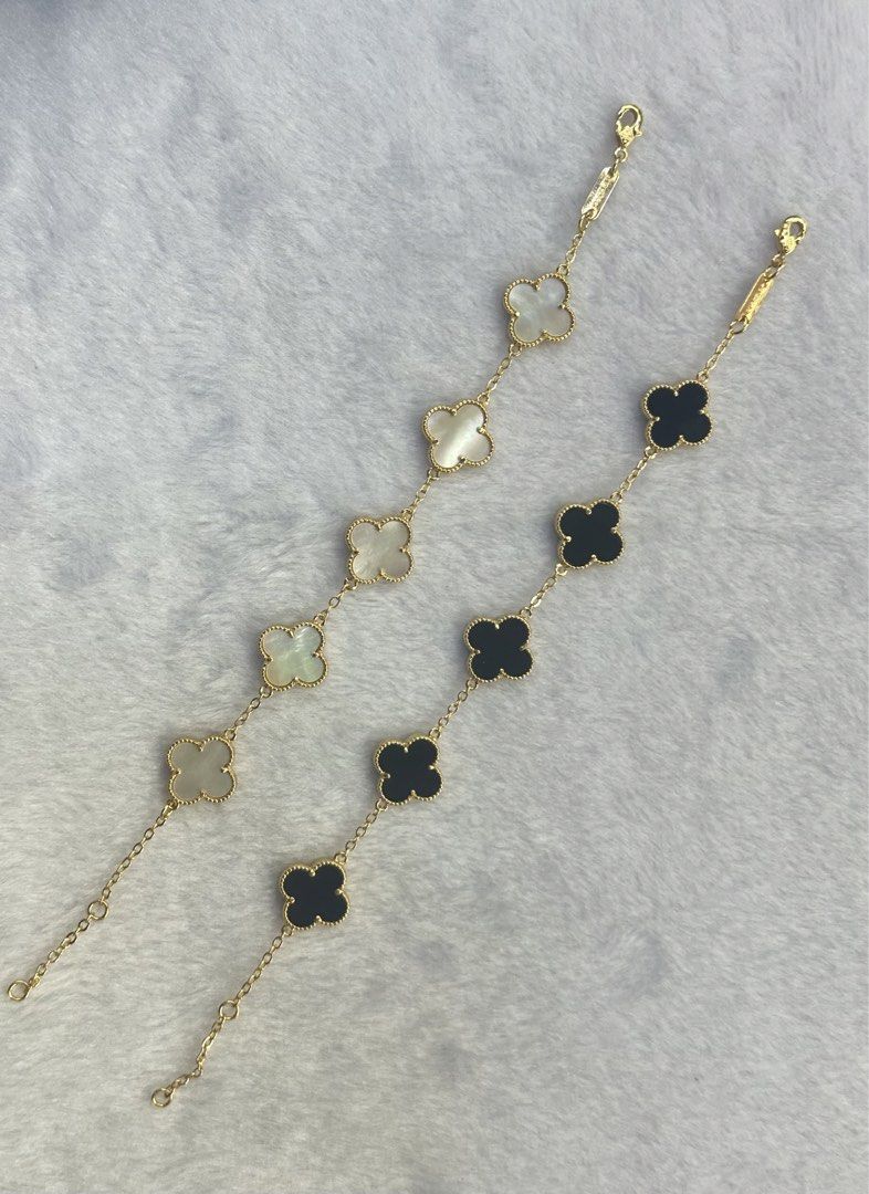 VcA Bracelet (Category: Jewelry) located in Manila. Submitted by sittiesell (Listing ID 1463081096, Image 2). Description: •Microne Gold / Silver •Has the logo and serial number (just like the orig) •15mm vca motif •Available in many other colors •Reversible •Hypoallergenic •Non-Tarnish •Waterproof.