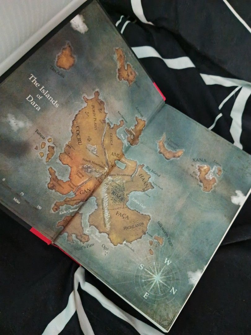 Veiled Throne (Category: Storybooks) located in Binalonan. Submitted by booktopia_by_rei (Listing ID 1462931717, Image 3). Description: MOD: Direct JnT (NO COD) MOP: Gcash — Payment first Shipping fee: 𝐋𝐮𝐳𝐨𝐧 ₱54 | 𝐕𝐢𝐬 ₱69 | 𝐌𝐢𝐧 ₱79.