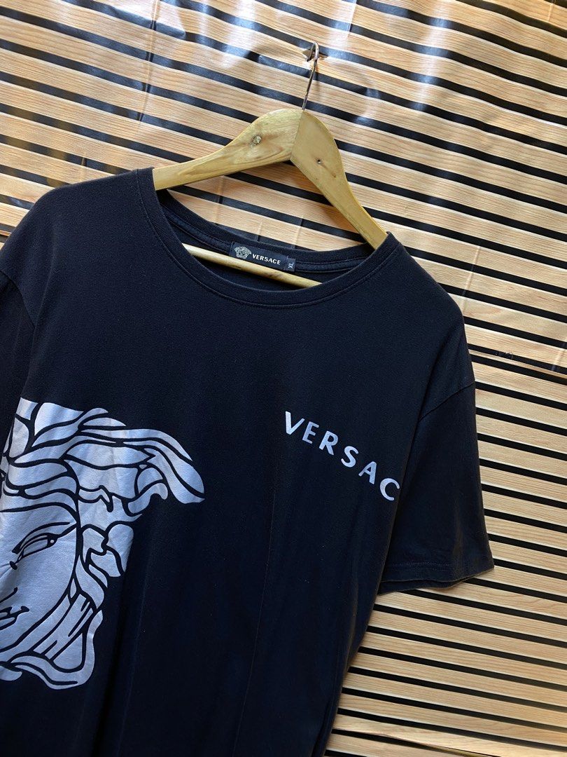 VERSACE “BIG PRINT” TEE (Category: Tshirts & Polo Shirts ) located in Makati City. Submitted by drip.poww (Listing ID 1462958400, Image 2). Description: - Authentic Versace - Color: Black - Size: XL - Dimes: 25x29 - Authentic - Excellent condition - Need wash, fresh from bale - Material: 100% Cotton Please don’t expect too much—these are thrifted (ukay) items. 😊 !!STILL NEGOTIABLE!!.