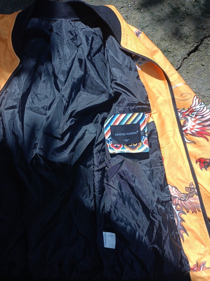 Veste Japoneisa Le Clan du Dragon Bomber jacket (Category: Coats, Jackets and Outerwear) located in Caloocan City. Submitted by reymartthrift (Listing ID 1462934035, Image 2). Description: no issue brand new condition dm me📩.