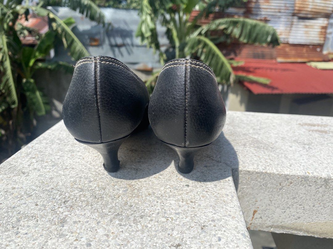Via Venetto Black Leather Kitten Heels Size 7.5 (Category: Heels) located in Las Pinas. Submitted by makingspace24 (Listing ID 1462937310, Image 3). Description: - Brand: Via Veneto - Color: Black - Material: Leather - Style: Kitten Heels - Toe: Pointed - Details: Decorative buckle, white contrast stitching - Heel Height: Approx. 2 inches - Size: 7.5.