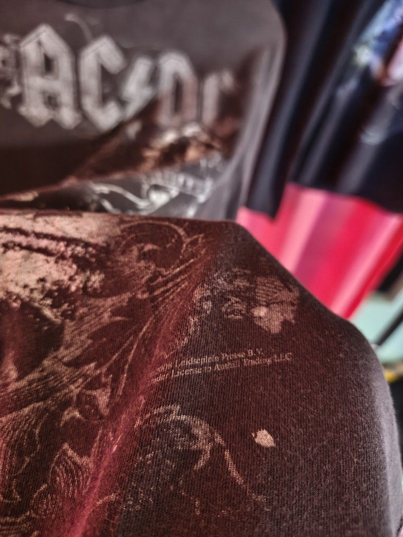 VINTAGE ACDC BOOT (Category: Tshirts & Polo Shirts ) located in Toledo. Submitted by goldendogs (Listing ID 1463052957, Image 3). Description: VINTAGE ACDC BAND TEE 1 Penhole No other flaws Large.