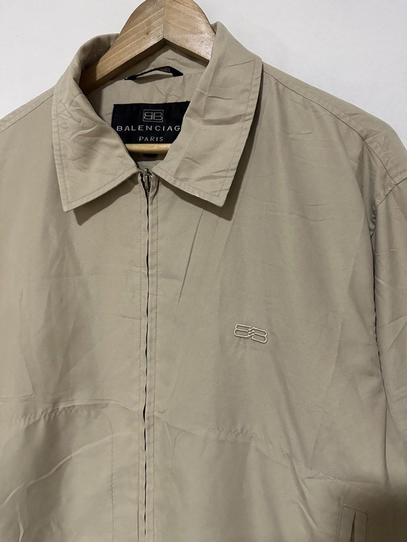 Vintage Balenciaga Harrington Jacket (Category: Coats, Jackets and Outerwear) located in Las Pinas. Submitted by archimedes.joaquin (Listing ID 1463041927, Image 3). Description: Good as new condition • sz 5 on tag 25.5 inches width 26.5 length • Balenciaga print inner lining with “BB” logo • BB logo buttons Authentic No issue Negotiable for sure buyer! Dm me! .