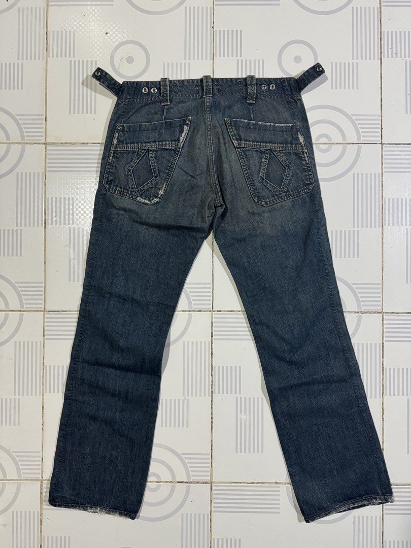 Vintage DIESEL Jeans (Category: Jeans) located in Cebu City. Submitted by etnaner (Listing ID 1462885525, Image 3). Description: Vintage DIESEL Jeans Made in Romania Unisex Fits 30-32W Details posted .