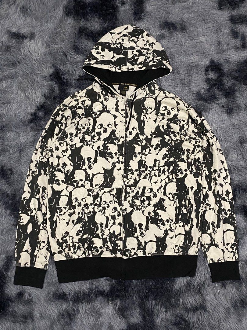 VINTAGE EMERICA SKULLPILE (Category: Hoodies) located in San Pablo. Submitted by d.iznu (Listing ID 1462953334, Image 1). Description: 23x29.5 affliction, tapout, skate, fsas, bungo, jnco, tapout.