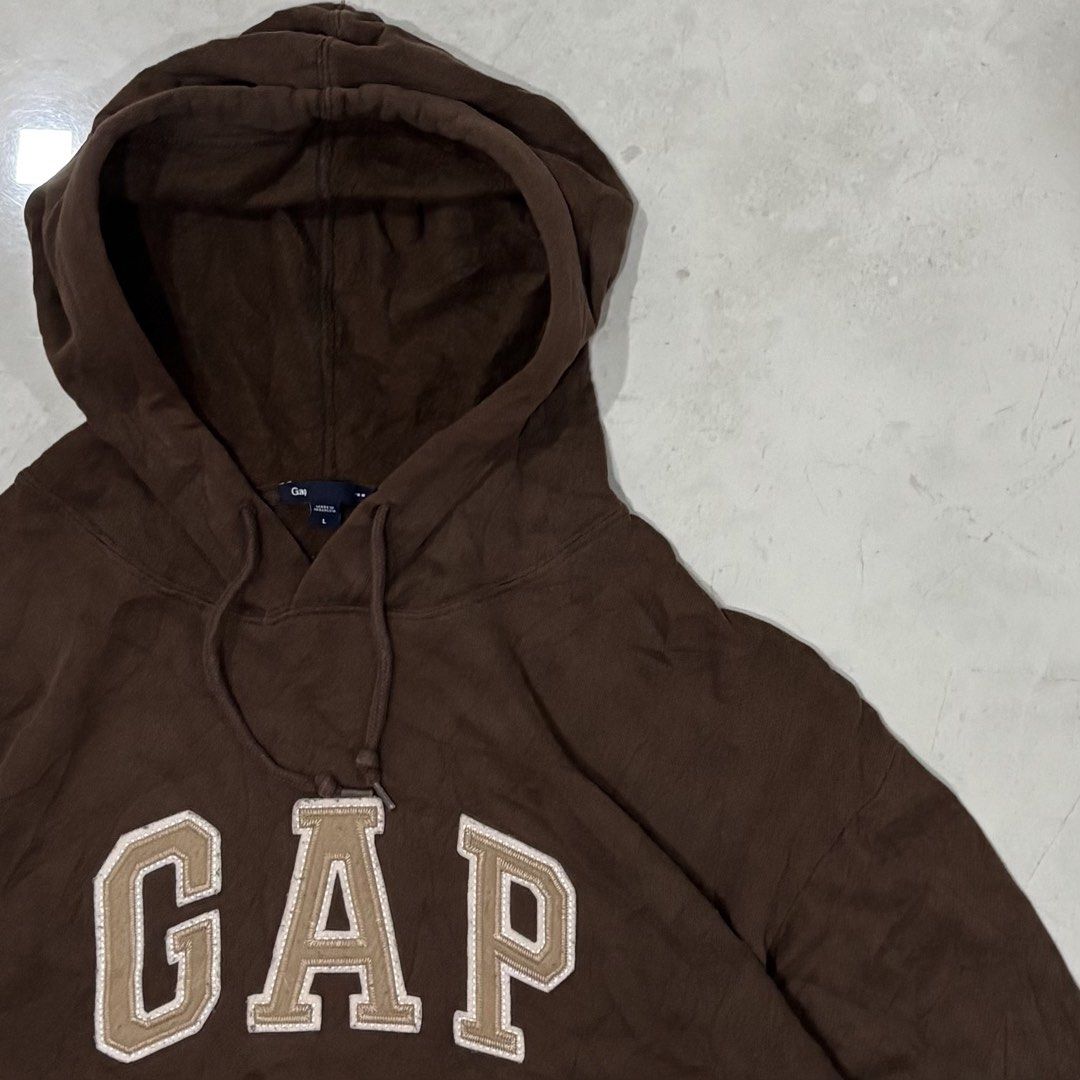 Vintage gap choco brown hoodie (Category: Coats, Jackets and Outerwear) located in Cebu City. Submitted by florianmiral (Listing ID 1463086042, Image 2). Description: Vintage gap choco brown hoodie Excellent condition Large W 25 L 26.