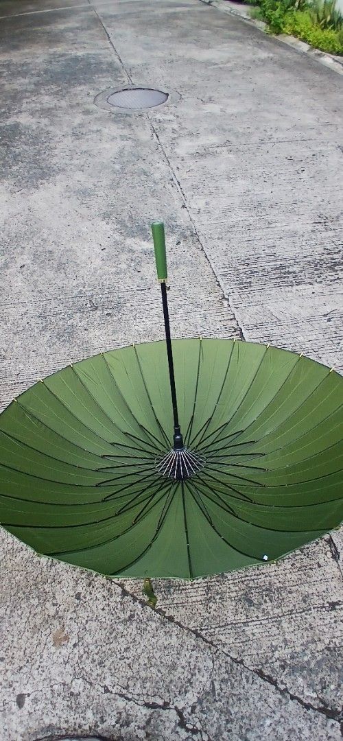 Vintage japanese umbrella (Category: Wall Decor) located in Marikina City. Submitted by darthvader888 (Listing ID 1462960669, Image 2). Description: golf umbrella size no issues.