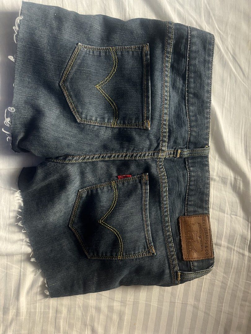 vintage levi’s shorts! (Category: Shorts) located in Manila. Submitted by as.curated (Listing ID 1462914580, Image 1). Description: vintage thrifted levi’s shorts! looks cute folded too :).