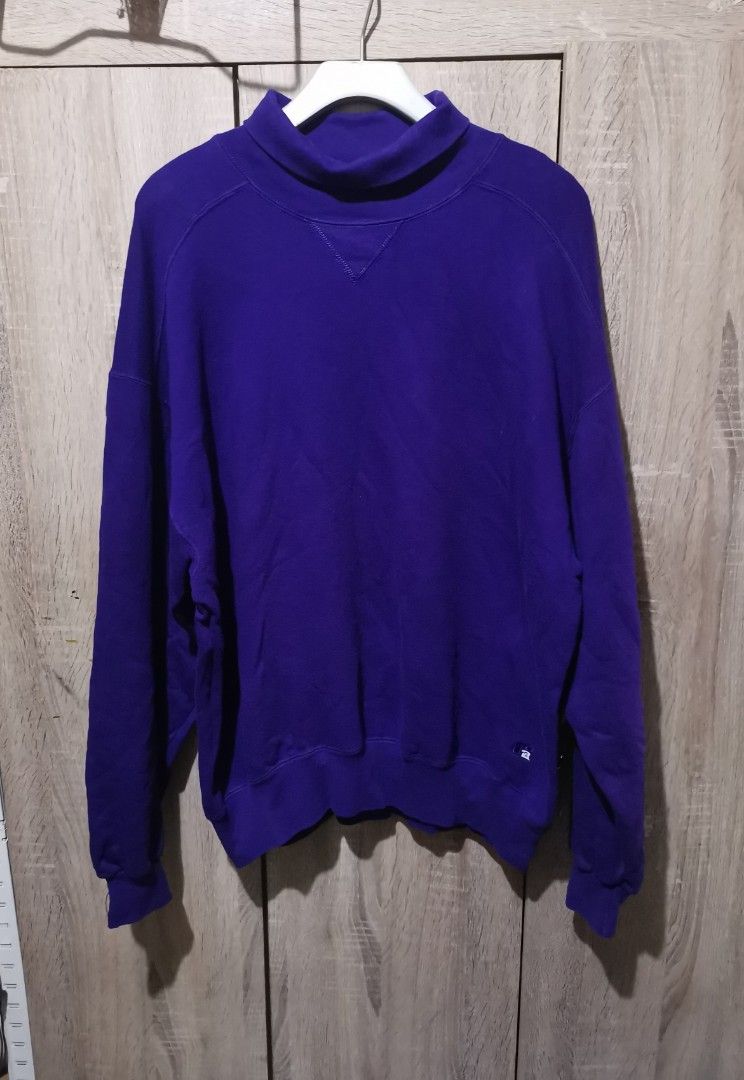 Vintage LL BEAN X RUSSELL SWEATER (Category: Coats, Jackets and Outerwear) located in San Pedro. Submitted by thriftersthrift (Listing ID 1463104397, Image 1). Description: Width(inches) :23 Length(inches) :26 Good condition Already wash Color rate : 9.5 /10 🌵ALL ITEMS ARE FROM UKAY BALE SO MANAGE YOUR EXPECTATION 🌵 ASK SELLER FOR MORE INFORMATION COLOR MAY CHANGE TRU LIGHTING.