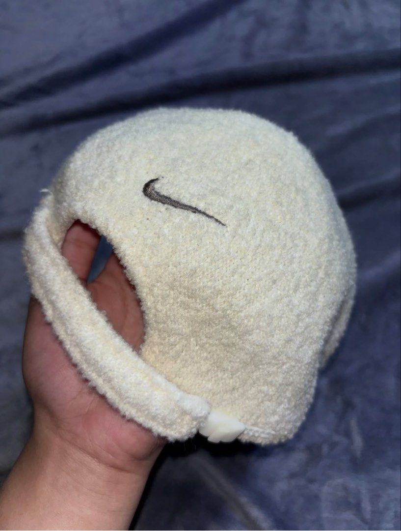 Vintage Nike sherpa cap (Category: Caps & Hats) located in San Pedro. Submitted by classychic.couture (Listing ID 1462935755, Image 3). Description: - Womens OSFA .