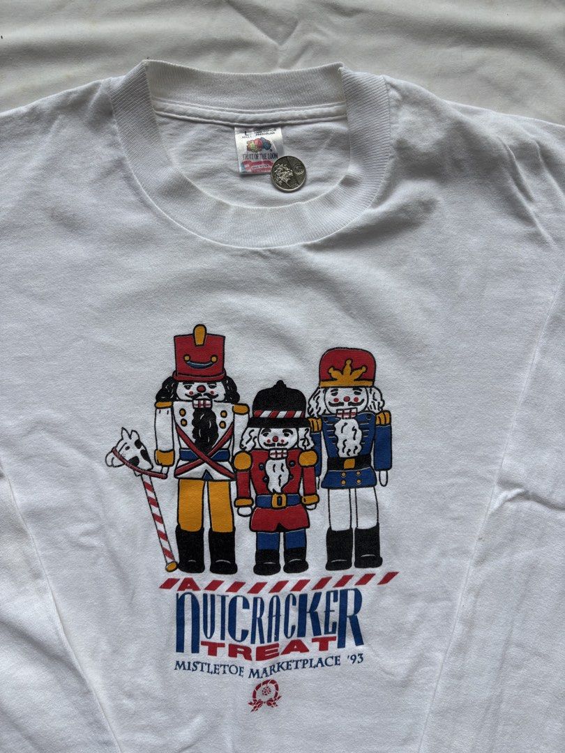 VINTAGE NUTCRACKER (Category: Longsleeves) located in Gerona. Submitted by jeerthrift (Listing ID 1462992873, Image 2). Description: FOTL NUTCRACKER VINTAGE W-20.5 L-28.5 SL-22 ISSUE CHECK LAST 2PICS.