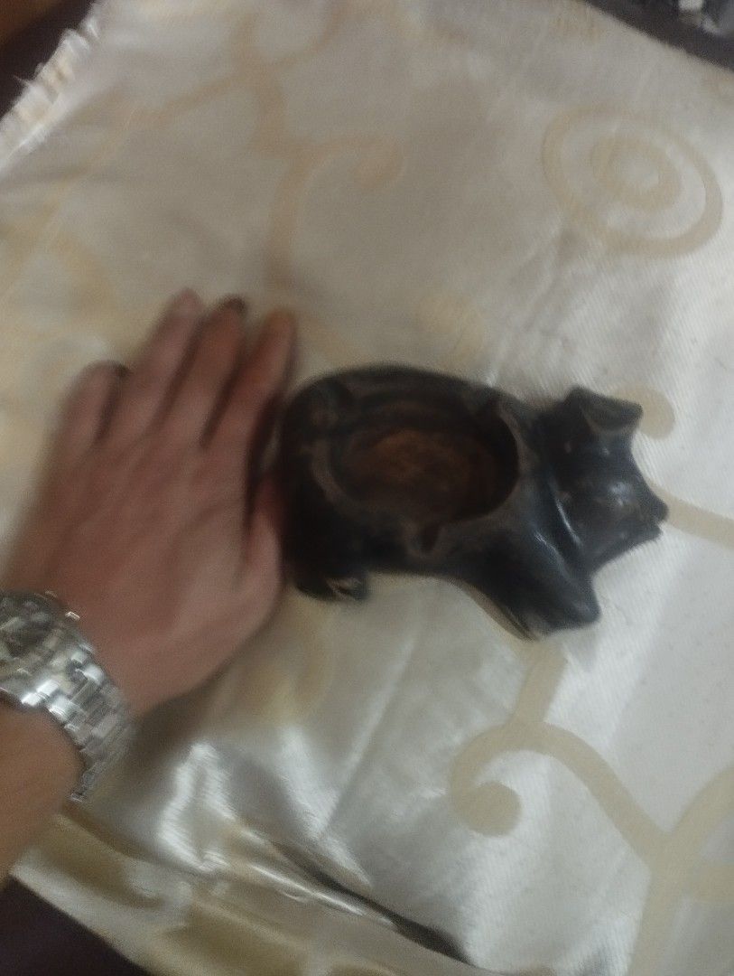 Vintage Pig Ashtray (Category: Other Home Decor) located in Mandaluyong City. Submitted by LEATHERFACE (Listing ID 1462895611, Image 2). Description: - Cute wooden ashtray shaped like a pig - Features a carved-out section for ashes - Ideal for desks or tables - Adds a touch of quirky charm to your space - Measures approximately [insert size here].