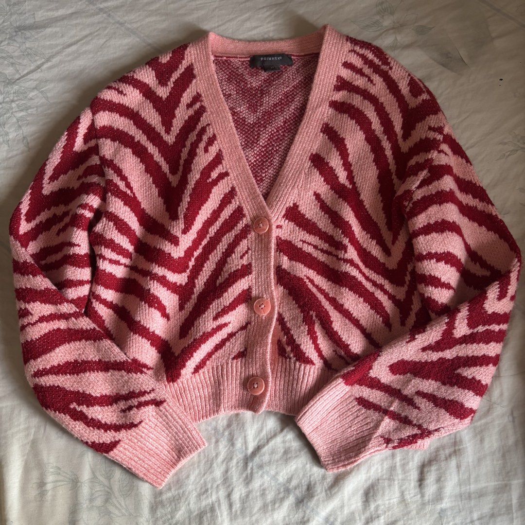 Vintage Pink Primark Oversize Cardigan (Category: Coats, Jackets and Outerwear) located in Binan City. Submitted by mypreloved_haul (Listing ID 1462909514, Image 1). Description: .