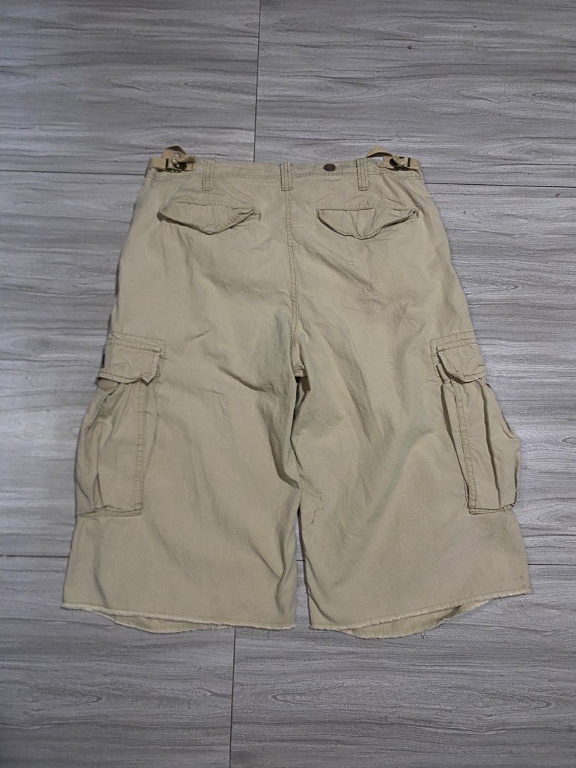 Vintage RL cargo long shorts (Category: Shorts) located in Bacolod City. Submitted by bnta_bounce (Listing ID 1463004228, Image 2). Description: Flaws: missing clip left pocket Length inch. 27.5 Waist inch. 36 Leg open 13.