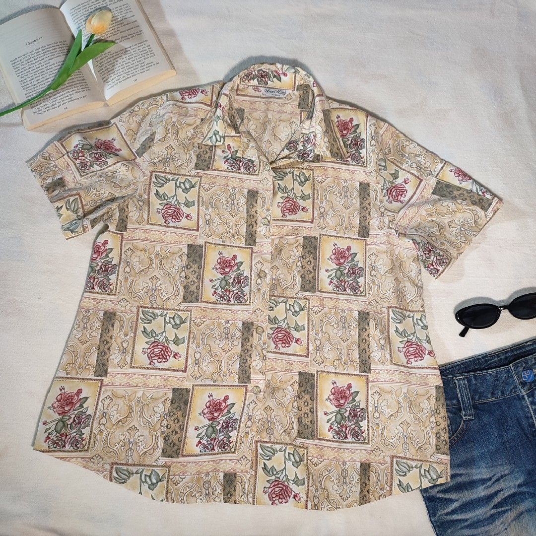 Vintage Rose Print Button-Up Shirt (Category: Blouses) located in Antipolo. Submitted by _lovedbychie (Listing ID 1462890590, Image 1). Description: 🌸 Size: M-L 🌸 Bust: 36" - 38" • Length: 17" 🌸 MOP: Gcash / Maribank 🌸 MOD: J&T / LBC / Lalamove Message me for more info!.