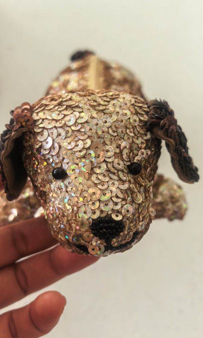 Vintage Sequins Dog in brown color (Category: Wallets & Card holders) located in Tuguegarao City. Submitted by zenphoenix-7ad615 (Listing ID 1462957535, Image 3). Description: Vintage dog With zipper closure.