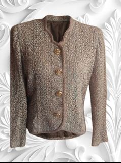 (Category: ) located in . Submitted by aithriftcloset (Listing ID 1462178622, Image 1). Description: .