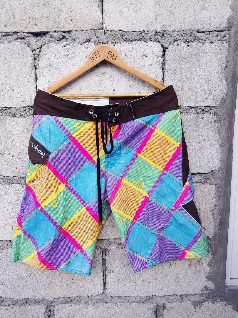 Vintage volcom shorts (Category: Swim Trunks & Board Shorts) located in Bayombong. Submitted by jeffreybee (Listing ID 1463061903, Image 3). Description: GOOD AS NEW size 34 length 22.5.