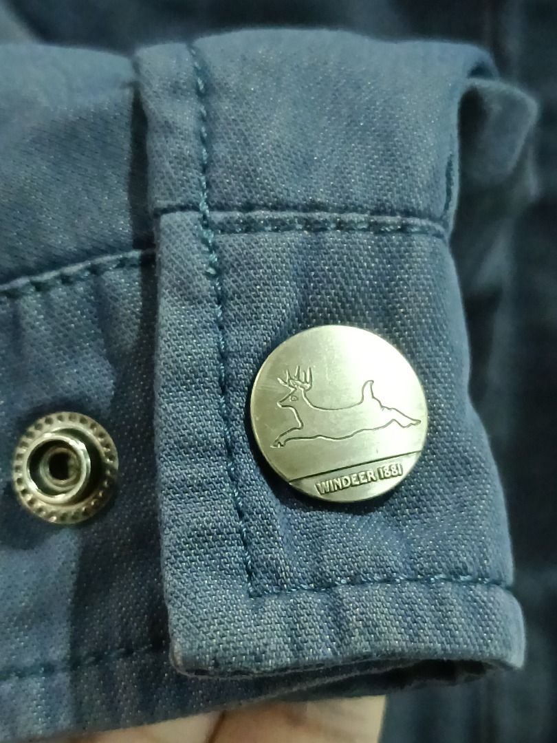 VINTAGE WINDEER STAND COLLAR CANVAS CASUAL JACKET (Category: Coats, Jackets and Outerwear) located in Calamba. Submitted by rootsph (Listing ID 1462954077, Image 3). Description: Details: Fits Large to XL. Dimes: 23W x 26.5L Color: Light Navy Blue Condition: Good, no issue Please manage your expectation, item being sold is preloved and not brand new unless stated otherwise. Major and minor issues will be declared. Signs of usage and presence of l
