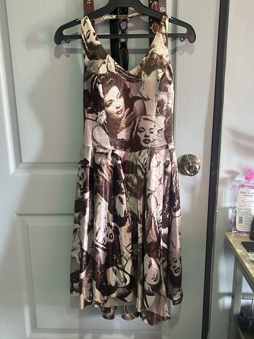 Vintage y2k Bernini Marilyn Monroe Print (Category: Dresses) located in Roxas City. Submitted by kikihopya298081 (Listing ID 1462906735, Image 1). Description: xs-s.
