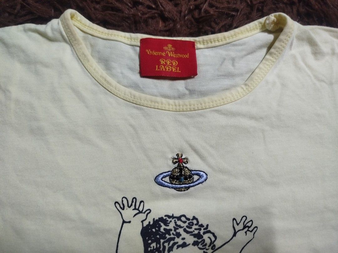Vivienne Westwood Red Label Tshirt (Category: Shirts) located in San Juan City. Submitted by reddvelasquez4298 (Listing ID 1462942110, Image 2). Description: Vivienne Westwood Red Label Tshirt 17.5 Width 20 Length Very good condition Issue small pinholes both armpit, check photos. 😊 4000 pesos PM.