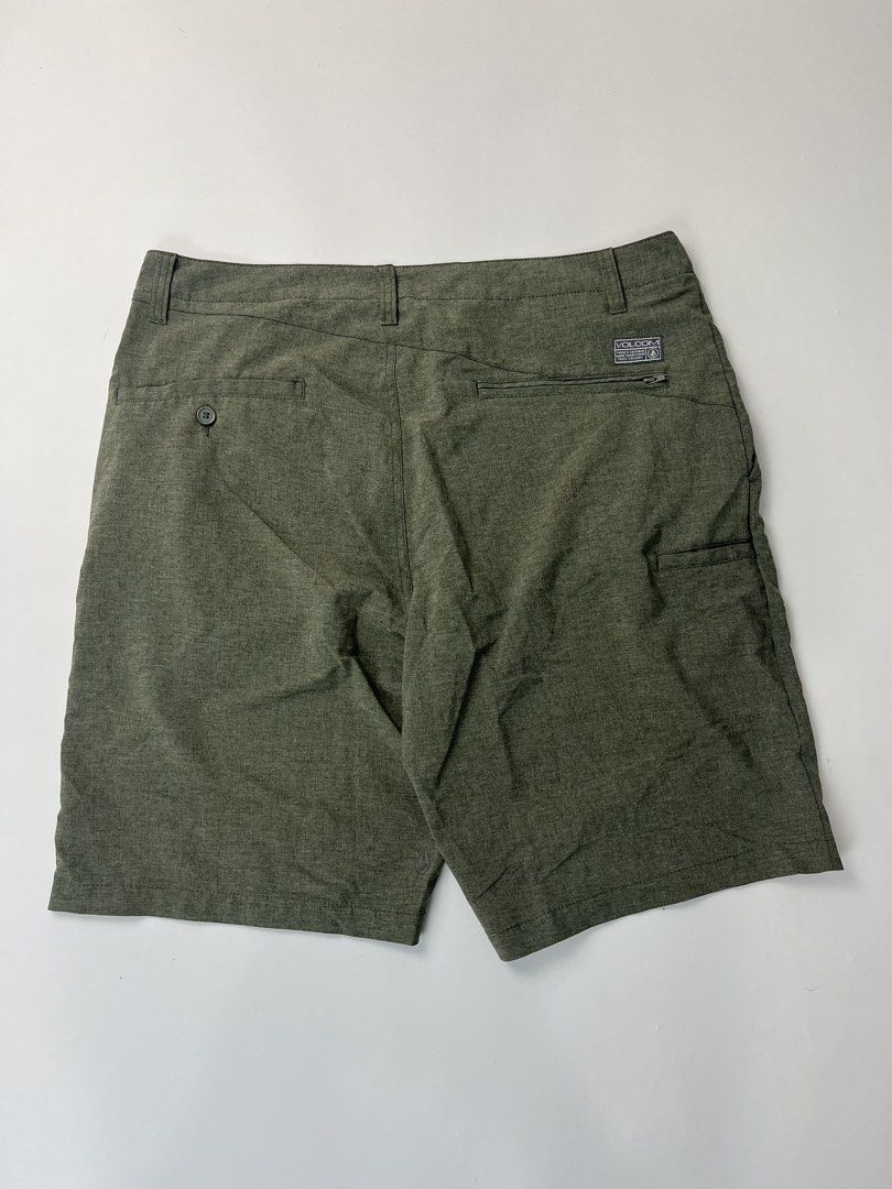 Volcom Shorts (Category: Shorts) located in Makati City. Submitted by ufcknwthbst (Listing ID 1463018289, Image 2). Description: 22 inch length 9.5/10 condition No issue.