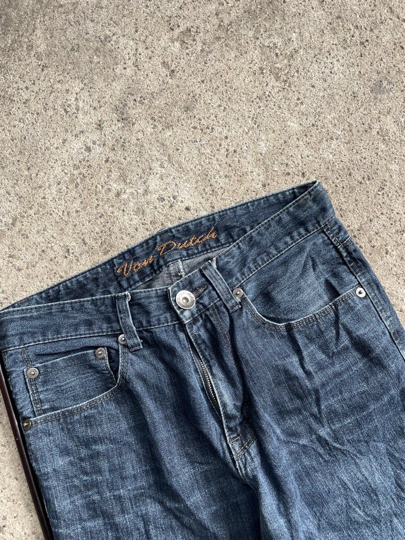 Von Dutch Denim Jeans (Category: Jeans) located in Polomolok. Submitted by madagascarts (Listing ID 1463029675, Image 3). Description: - Classic dark wash denim jeans - Brand: Von Dutch - Fit: Straight leg - Closure: Button fly - Pockets: Two back pockets with signature stitching - Style: Versatile for everyday wear, dress up or down.