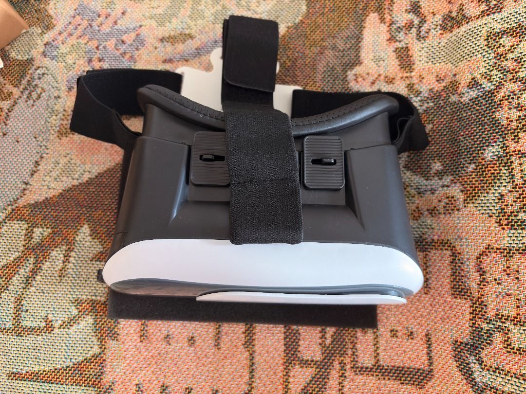 VR headseat with freebies (Category: Other Accessories) located in Quezon City. Submitted by seanshobbycorner (Listing ID 1462923401, Image 1). Description: used a few times but well maintained RFS: tambak lang / decluttering Loc: QC near Banawe Payment: Gcash Shipping shouldered by buyer.