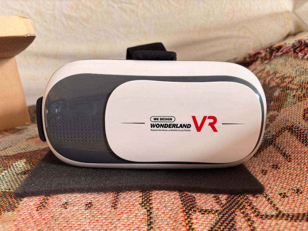 VR headseat with freebies (Category: Other Accessories) located in Quezon City. Submitted by seanshobbycorner (Listing ID 1462923401, Image 2). Description: used a few times but well maintained RFS: tambak lang / decluttering Loc: QC near Banawe Payment: Gcash Shipping shouldered by buyer.