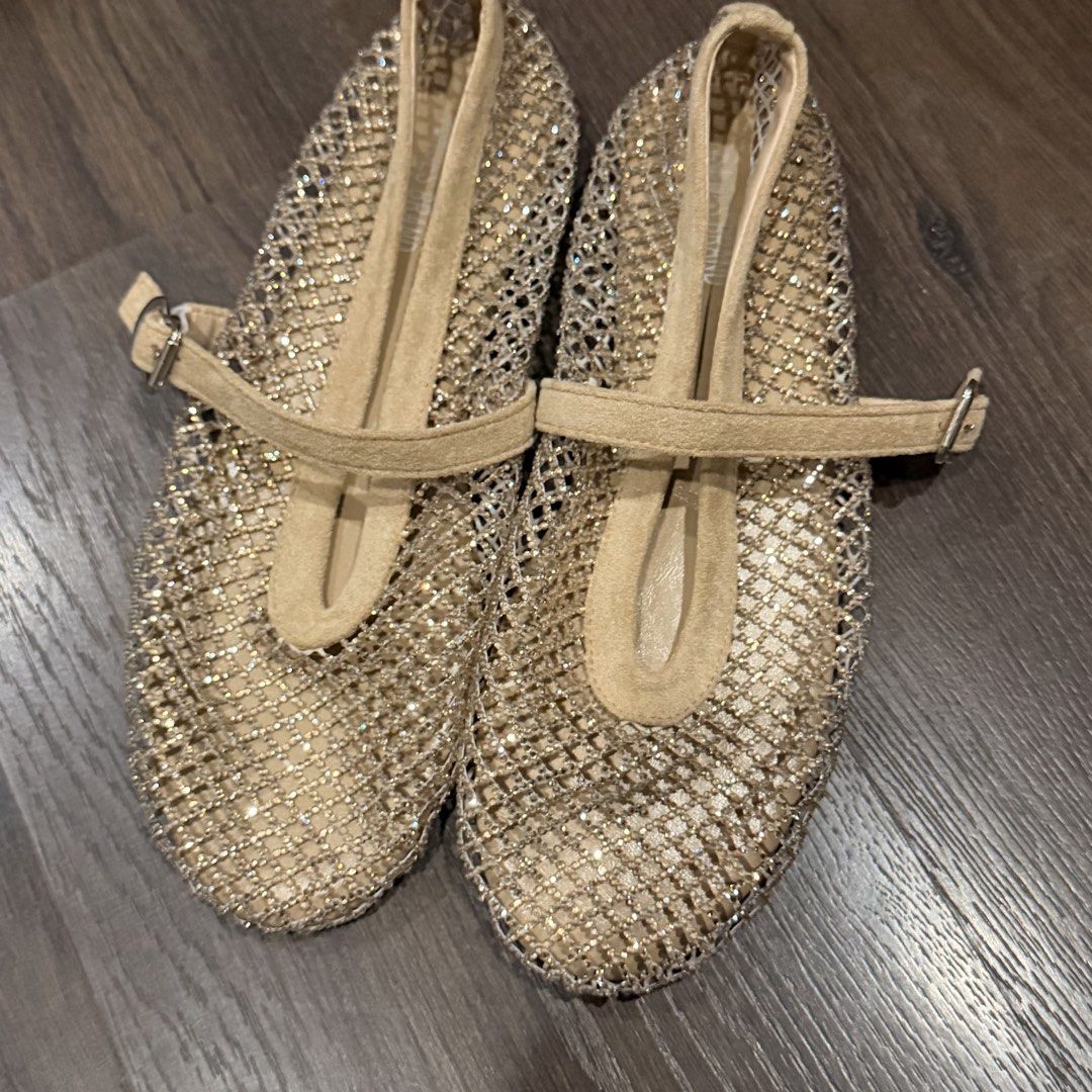 Vshoes Mesh Ballet Flats with Strap (Category: Flats & Sandals) located in San Pedro. Submitted by love.bruce10 (Listing ID 1463040084, Image 2). Description: - Sparkly mesh ballet flats - Size 39 - Cute ankle strap with buckle closure - Unique sole pattern - Ideal for dressing up your look - vshoes.