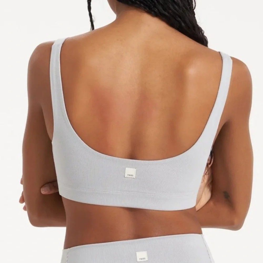 VUORI LUX RIB DAILY BRA (Category: Activewear) located in San Pedro. Submitted by cyanide.slug.cat (Listing ID 1463007495, Image 1). Description: m-l (xl on tag) 34-38" bust no pads.