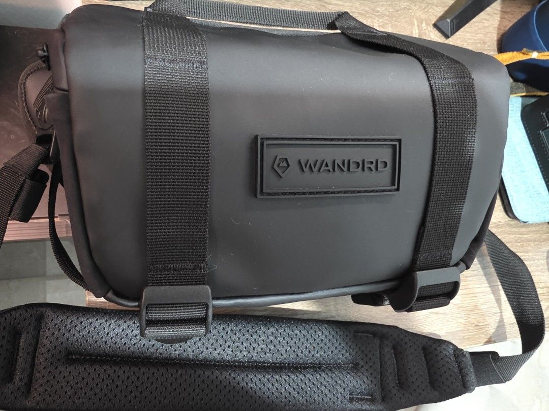 WANDRD Rogue Camera Bag Black 4L v2 (Category: Camera Bags & Carriers) located in Bacolod City. Submitted by aenthon (Listing ID 1462921649, Image 1). Description: WANDRD ROGUE Sling Bag 4L V2 (Black) Condition: 9.8/10 (Like New) Purchased July 15 ,2026 Used 3x only Good for 1 camera + 1extra lens Lots of pockets for accessories RFS: Not used as much. Have other bags that I use more. .