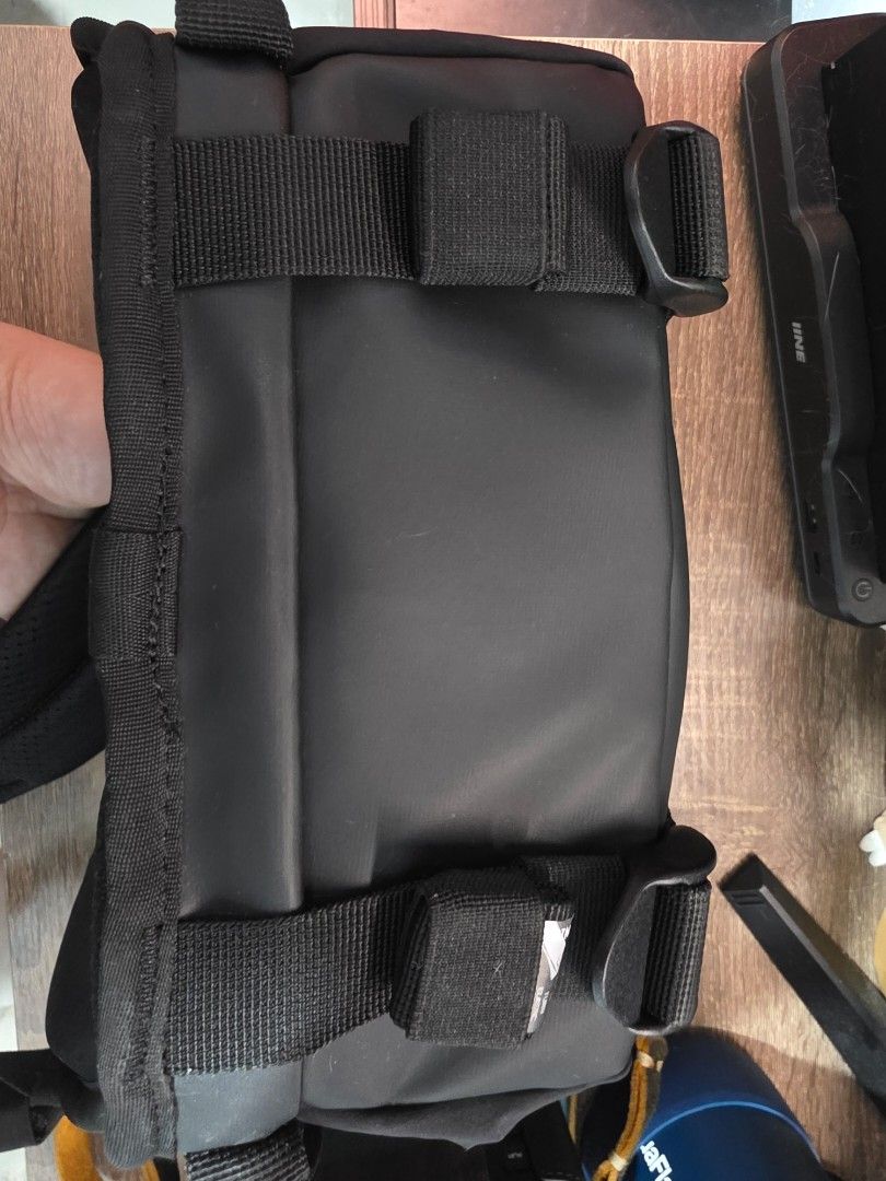 WANDRD Rogue Camera Bag Black 4L v2 (Category: Camera Bags & Carriers) located in Bacolod City. Submitted by aenthon (Listing ID 1462921649, Image 2). Description: WANDRD ROGUE Sling Bag 4L V2 (Black) Condition: 9.8/10 (Like New) Purchased July 15 ,2026 Used 3x only Good for 1 camera + 1extra lens Lots of pockets for accessories RFS: Not used as much. Have other bags that I use more. .