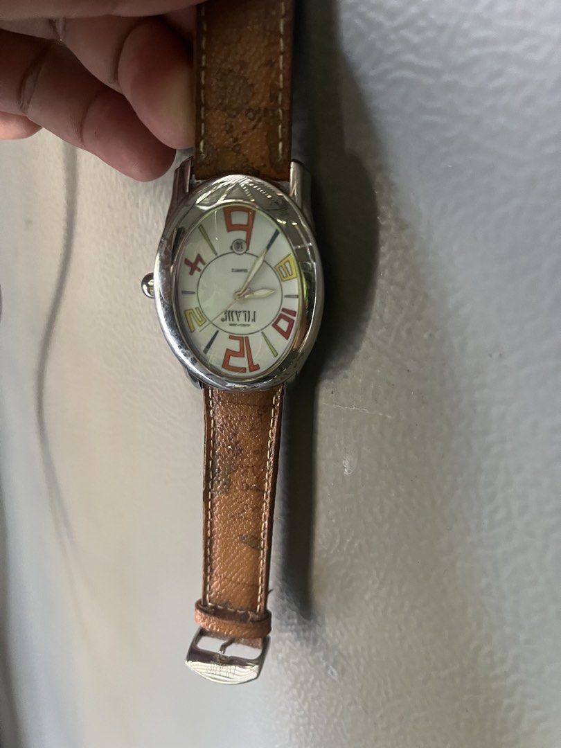 Watch (Category: Luxury Accessories) located in Manila. Submitted by monabai0110 (Listing ID 1463041636, Image 3). Description: .