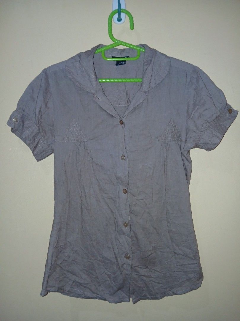 Wet seal short-sleeve fitted top (Category: Others Tops) located in Dipolog. Submitted by silentcat_dff9c4 (Listing ID 1463039612, Image 1). Description: Wet Seal short-sleeve button-down blouse captures a classic casual aesthetic with a distinct vintage flair..