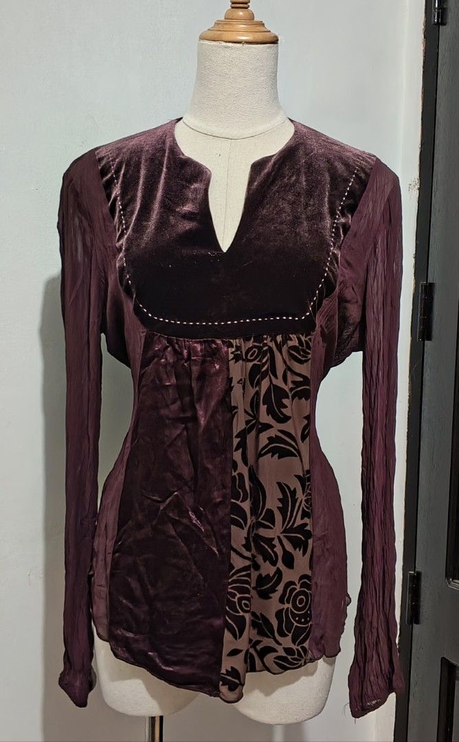 whimsical goth long sleeves self back tie top (Category: Blouses) located in Tarlac. Submitted by yohfinds (Listing ID 1462890034, Image 1). Description: .