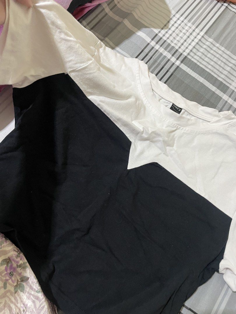 White and Black Dazy Crop top (Category: Shirts) located in Bulacan. Submitted by ohyul.06 (Listing ID 1463001422, Image 3). Description: small-med.