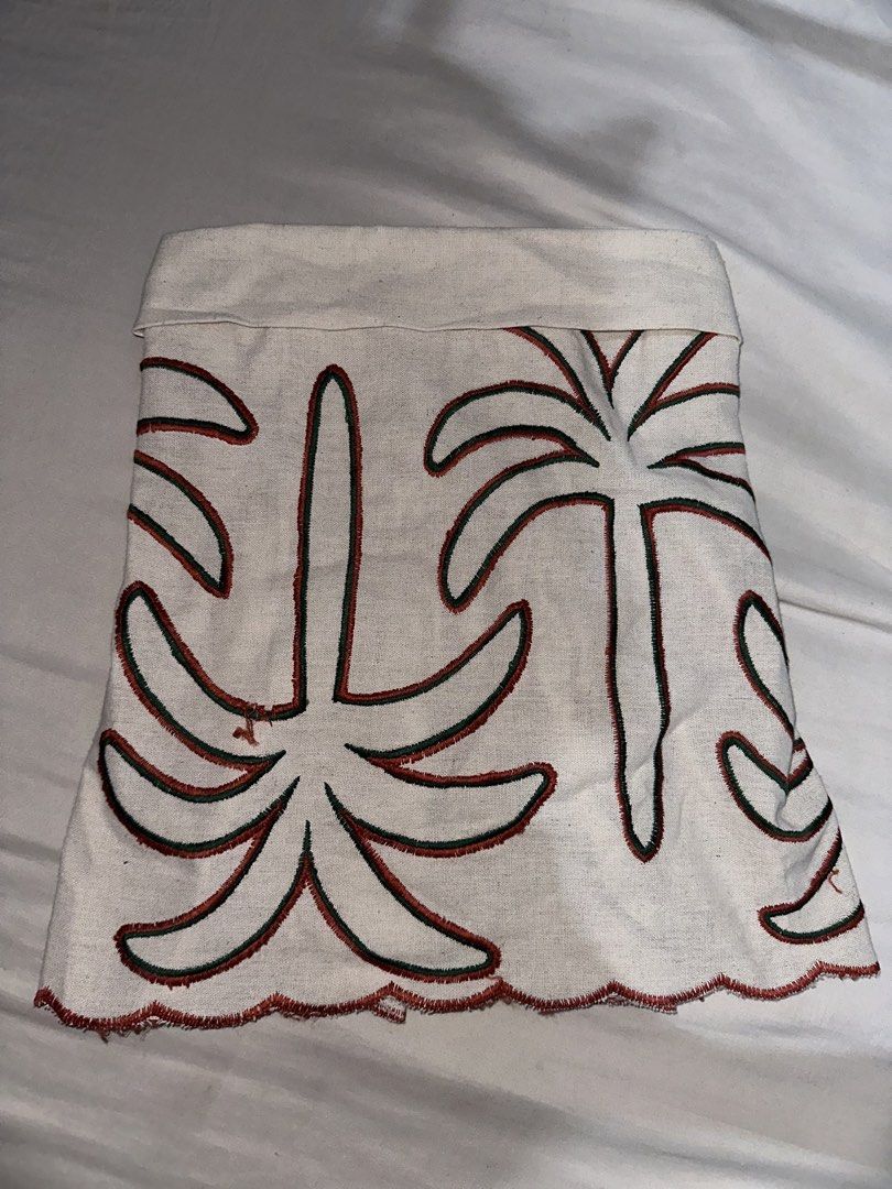 White Embroidered Palm Tree Tube Top (Category: Blouses) located in Manila. Submitted by etain.xo (Listing ID 1463028016, Image 1). Description: - Tube top - Embroidered palm tree design with red and green stitching - Scalloped hemline - Ideal for a beachy or tropical vibe - Fits small to medium.