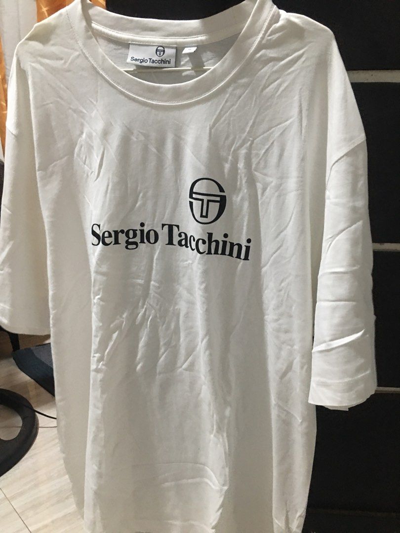 White t shirt (Category: Tshirts & Polo Shirts ) located in Marilao. Submitted by joelheather02 (Listing ID 1463017532, Image 1). Description: .