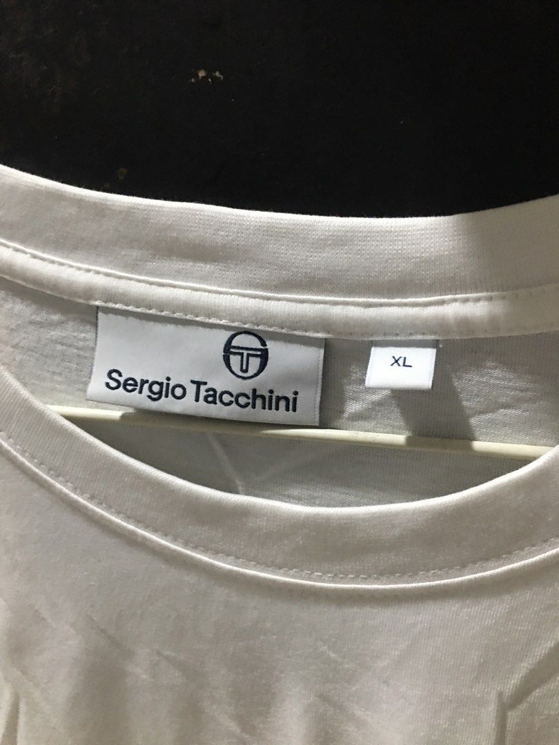 White t shirt (Category: Tshirts & Polo Shirts ) located in Marilao. Submitted by joelheather02 (Listing ID 1463017532, Image 2). Description: .